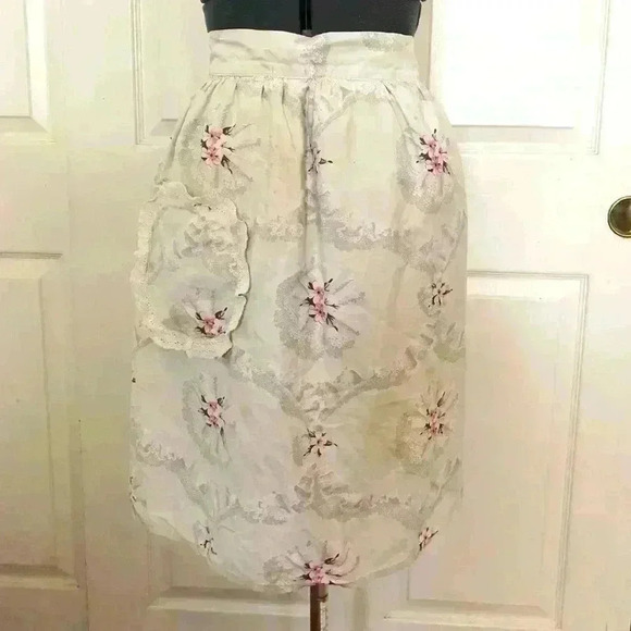 vtg handmade flower apron with pocket fits most - Picture 1 of 5